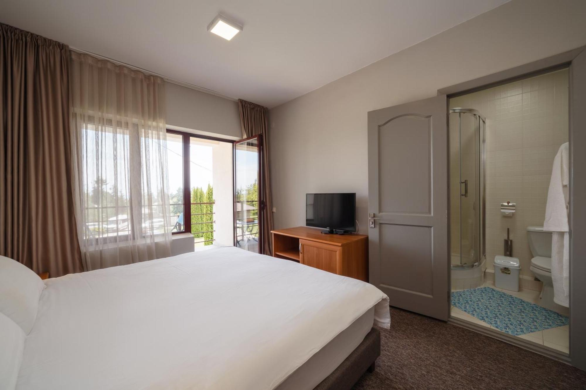 Dolinnka Hotel Cholpon-Ata Ngoại thất bức ảnh