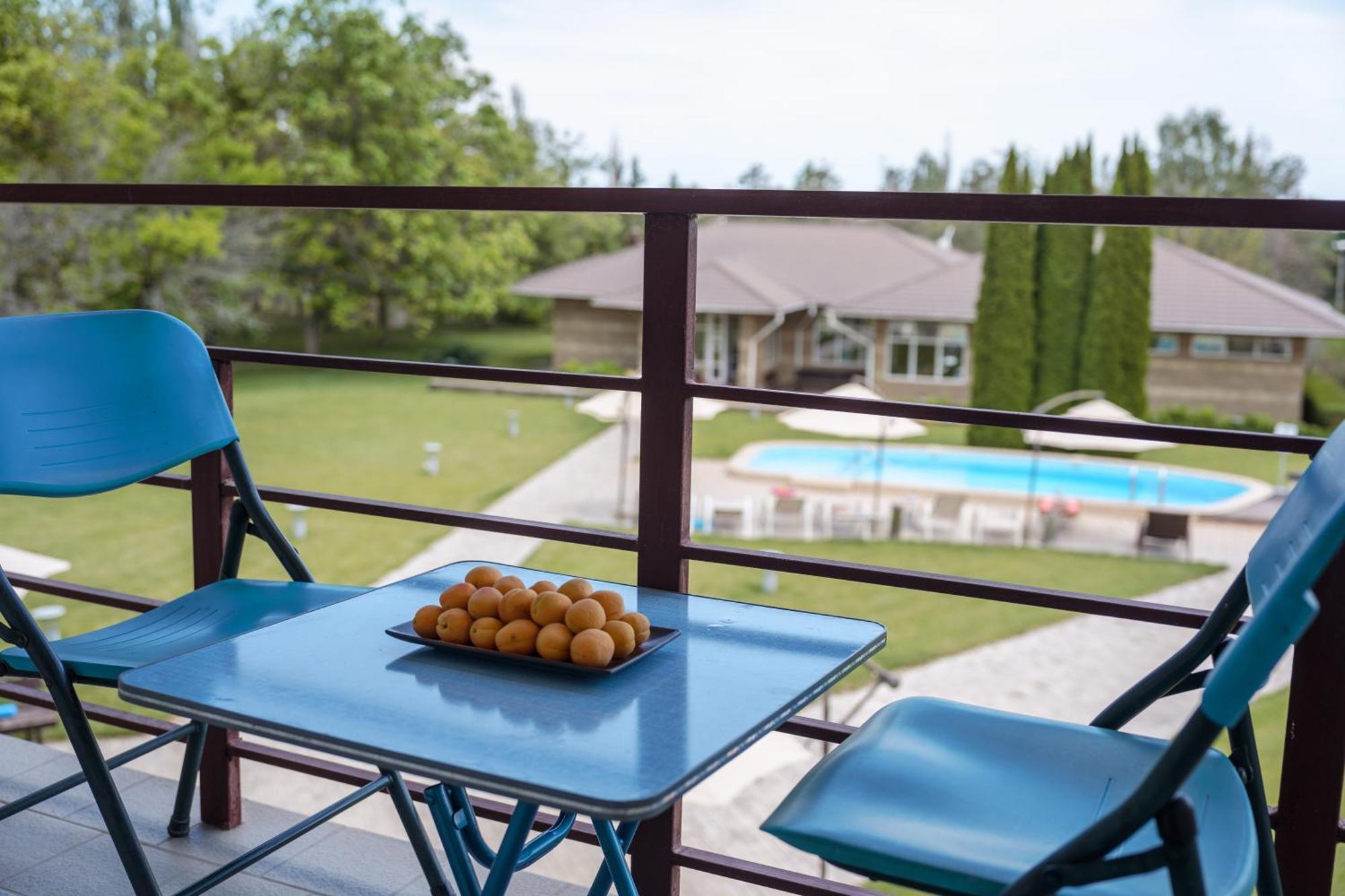 Dolinnka Hotel Cholpon-Ata Ngoại thất bức ảnh