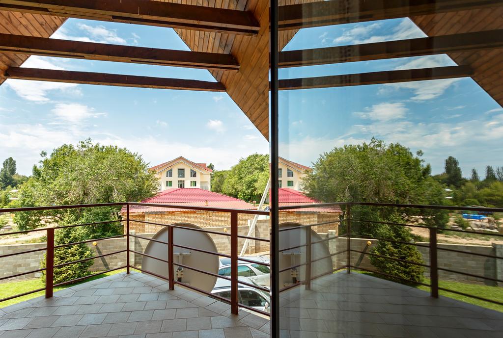 Dolinnka Hotel Cholpon-Ata Ngoại thất bức ảnh